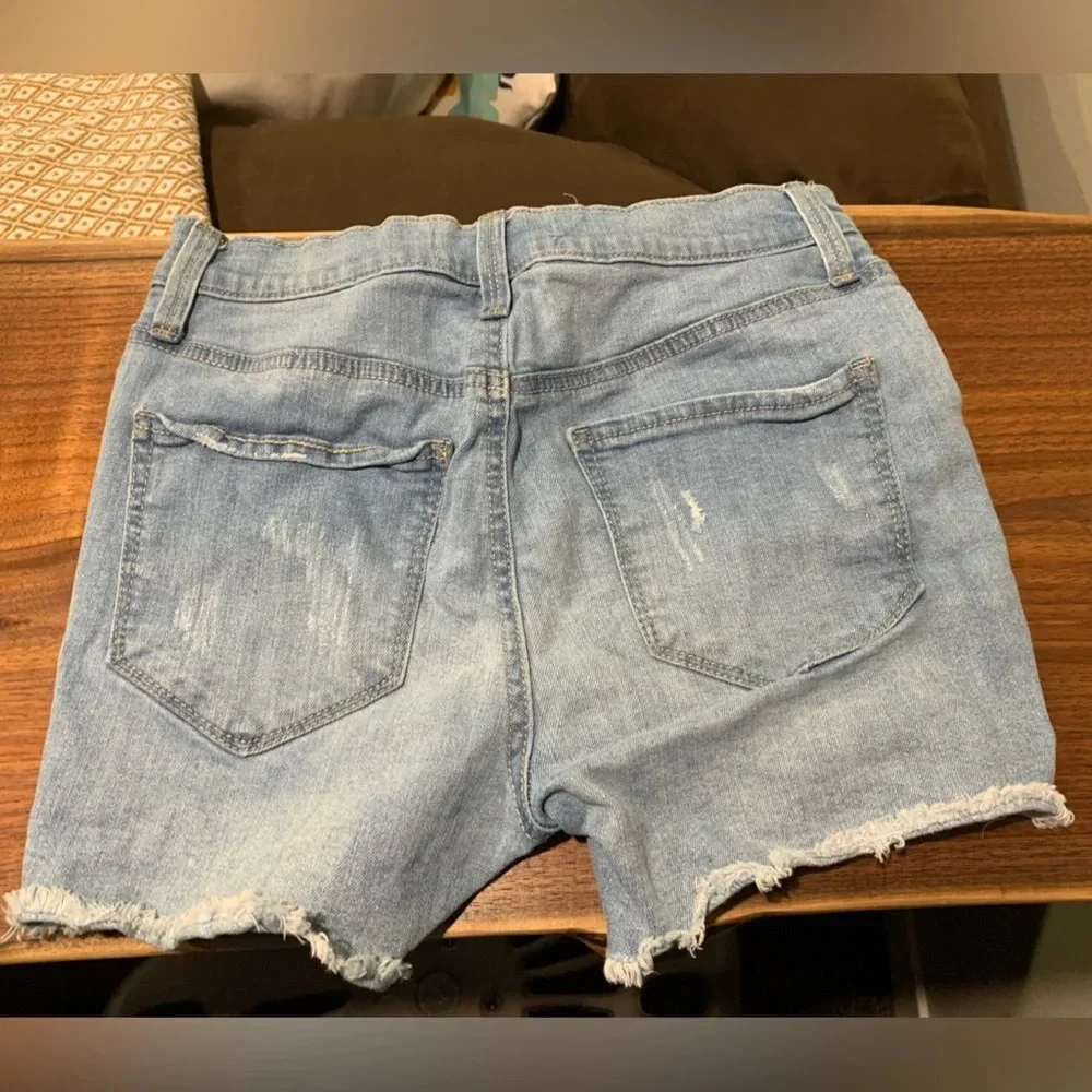 Mudd Women's shorts - Picture 3 of 3